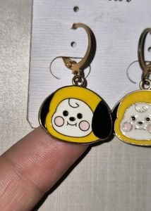 Adorable puppy-themed earring 🐶✨