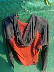 Stylish Two-Tone Zip-Up Hoodie ( free size upto M)