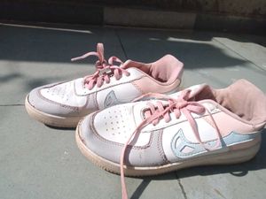 2 Sports Shoes 👟