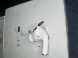 Airpods Pro With Box And Cable