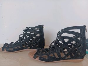 Black Sandal With Back Zip. Size-5