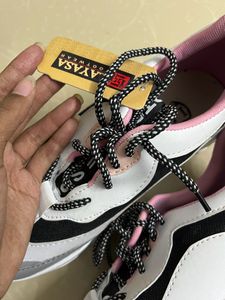 Ladies Shoe
