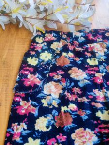 Girls Or Women Both Can Wear This Winter Bottom
