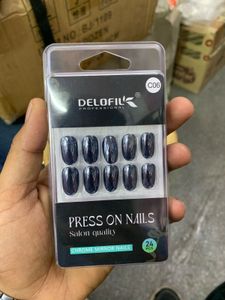 Delofil Glitter French Nail Set - 24 Pcs