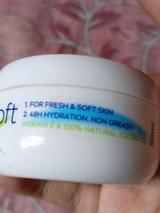 Nivea Soft Moisturizing Cream