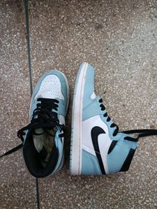 Sports Shoes