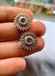 earring stud