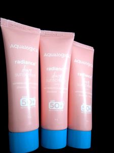 Aqualogica Radiance Dewy Sunscreen