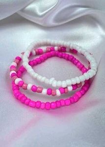 Pack Of Three Beaded Bracelet Set💚