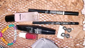 Gift Combo Makeup And Accessories