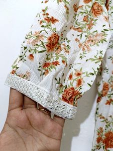 New White Floral Print Kurti And Dupatta 👗🍊