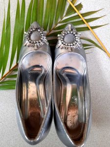 Stepping Embellished Heeled Pumps