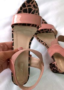 Peach Tiger Print Party Heels 👠