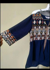 Women&#39;s Navy Blue Top