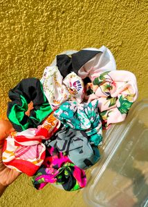 8 Pcs Printed Scrunchies