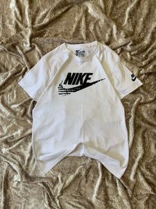 Nike Big logo tshirt
