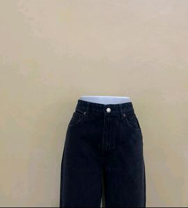 26 Waist Charcoal Jeans For Girls (Made In Korea) Negotiable...I wore Only Once But Didnt Fit Me So Selling Out