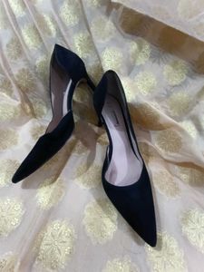 H&amp;M Pure Suede Leather Pumps 3Inches