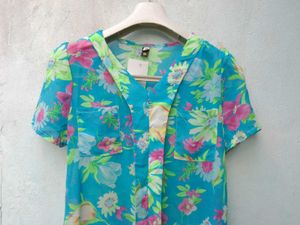 New With Tag Korean Blue Art Pullover