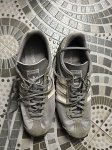 Adidas Sneakers