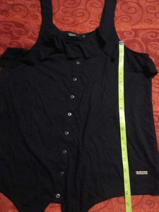 Black Sleeveless Top