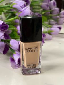 Lakme Absolute Foundation