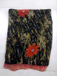 Floral Print Saree with blouse piece.