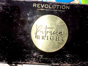 Makeup Revolution London eyeshadow palette