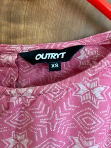 Causal Cute Top