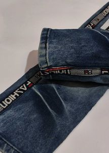 Fashion Jeans with Stylish Detail