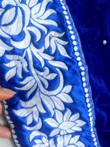 Women&#39;s Velvet And Net Combination Saree .