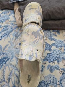 Zudio Patterned Clogs