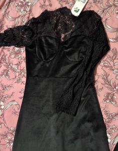 Elegant Black Lace Velvet Mermaid Gown