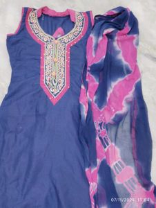 Kurta Set With Chunni
