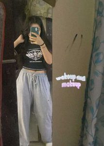 Graphic Crop Top