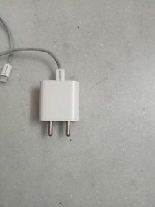 NEW AND ORIGINAL 20 WATT MOBILE CHARGER APPLE