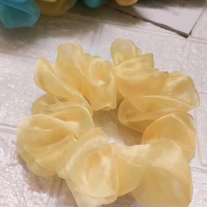 Shatin Schrunchie