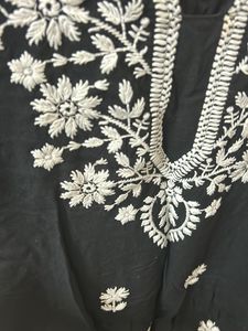 L-Xl Chikankari Short Kurti