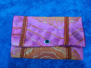 Bandhani Clutch with Mirror Details