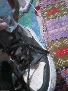 Cool Black &amp; White Sneakers