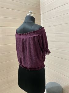 Ginger Off-Shoulder Top - Stylish &amp; Chic