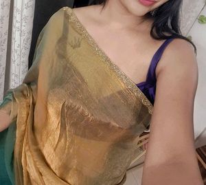 Elegant Gold Saree with blouse piece