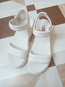 Zudio Biege Platform Sandles