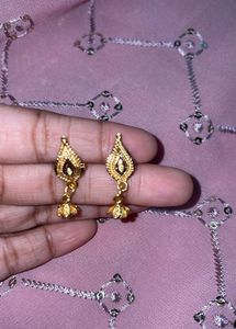 Elegant Gold Jhumka Earrings