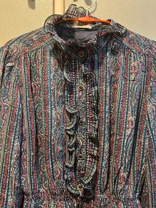 Vintage Top With Bohemian Flair 😍