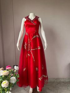 Red V waistline gown