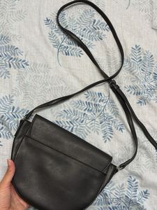Chic Leather Crossbody Bag