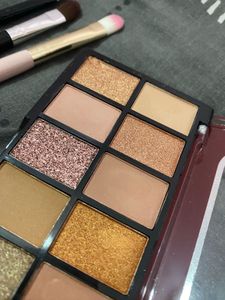 MARS Mini Eyeshadow Palette + 3 Brushes