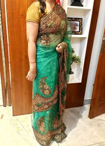 🎀💚Women Embroidered Wedding Wear Saree💚🎀