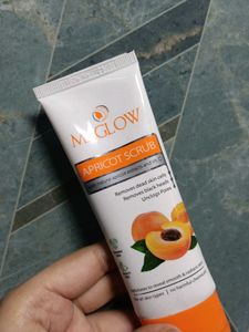 Meglow Apricot Scrub
